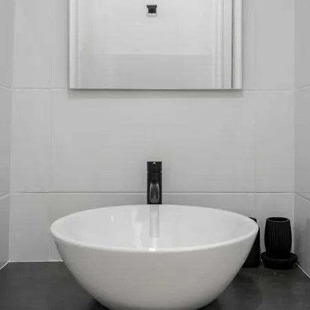 Flat - Lungara 44a *